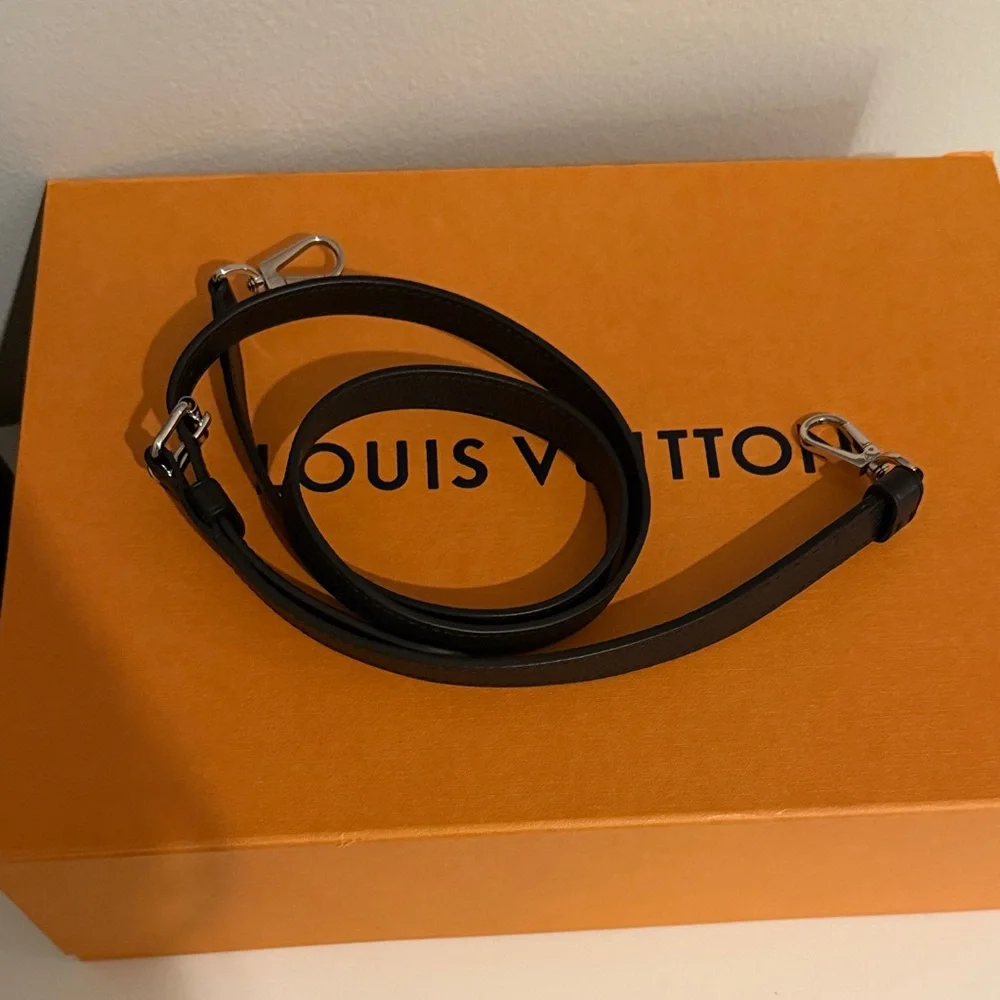 Louis Vuitton Black Satchel with Silver Accents - Picture 4 of 13